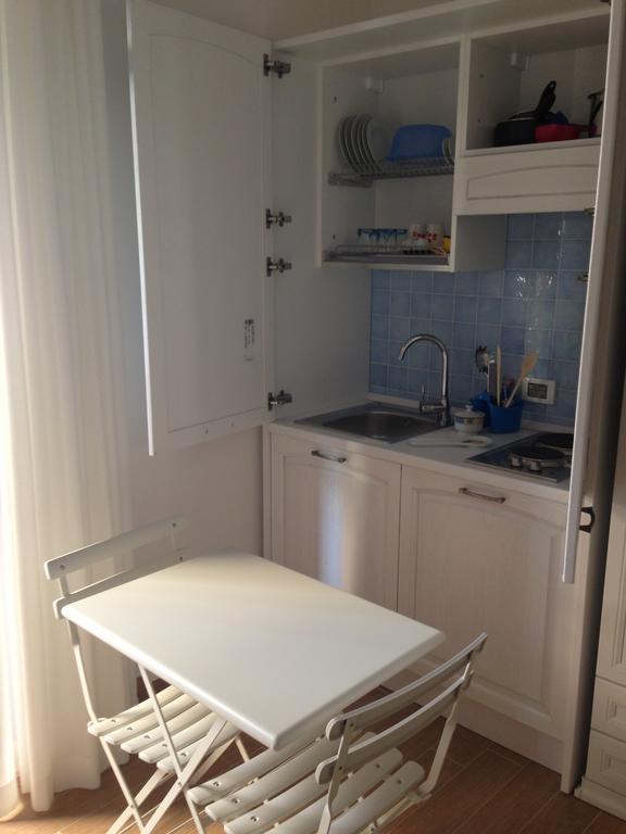 カステッランマーレ・デル・ゴルフォ Residenza Le Zagareアパートホテル 部屋 写真