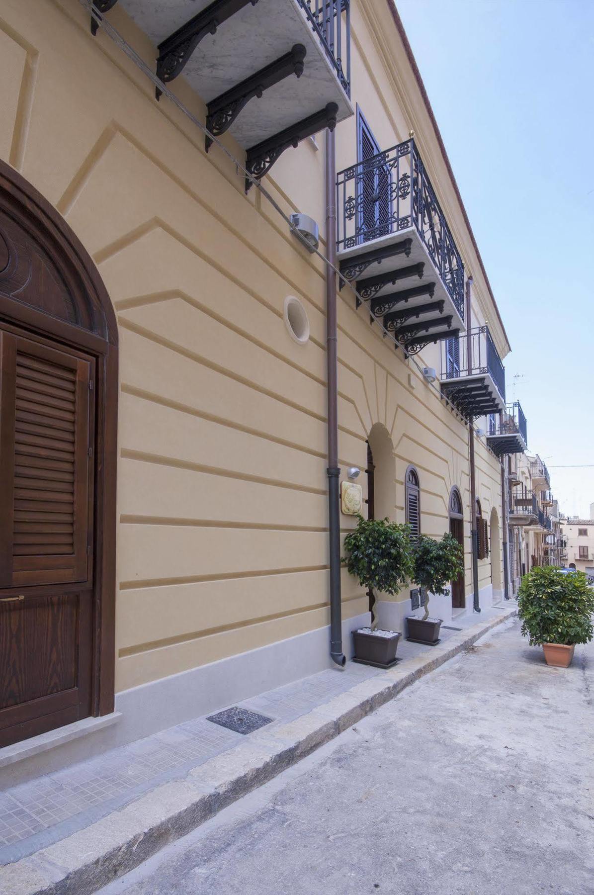 カステッランマーレ・デル・ゴルフォ Residenza Le Zagareアパートホテル エクステリア 写真